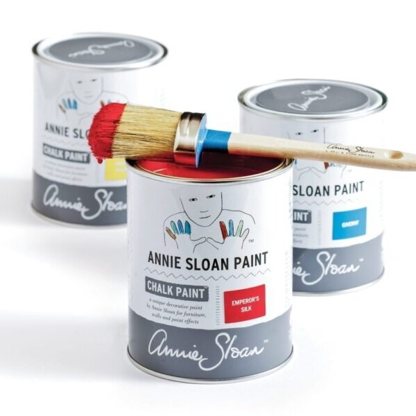 Chalk-Paint-by-Annie-Sloan-1-litre-tins-in-Emperors-Silk-Giverny-and-English-Yellow-2500-v4-900x600-1-600x600.jpg