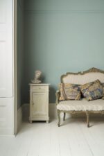 pemberley-blue-wall-paint-annie-sloan-%CF%87%CF%81%CF%8E%CE%BC%CE%B1-%CF%84%CE%BF%CE%AF%CF%87%CE%BF%CF%85-2-150x225.jpg
